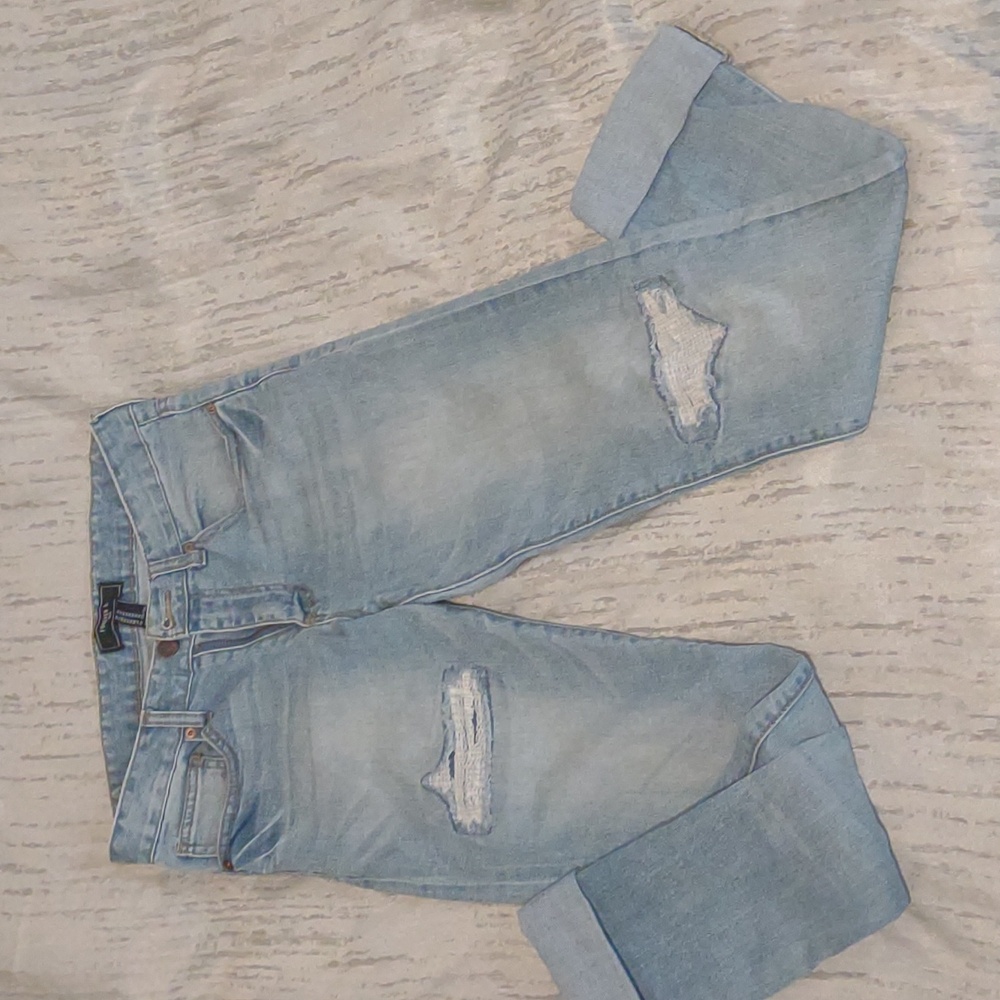 Forever 21 | Distressed Jeans